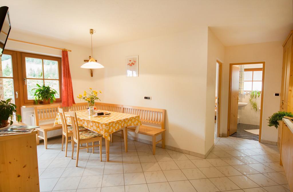 Baerntalerhof Villa Falzes Room photo