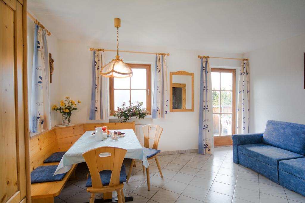 Baerntalerhof Villa Falzes Room photo