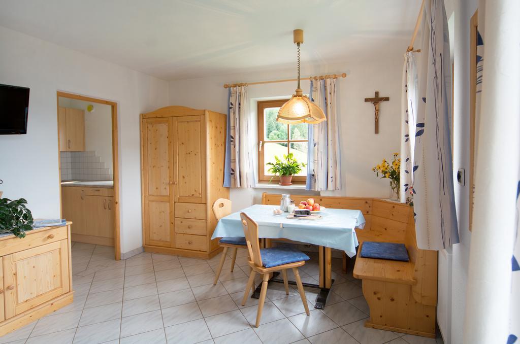Baerntalerhof Villa Falzes Room photo